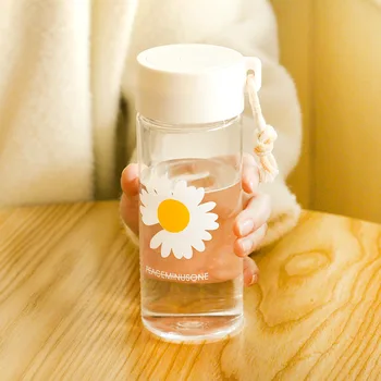 500ML Pequena Daisy Transparente Garrafa de Água de Plástico Livre de BPA Esportes ao ar livre Copo de Água Estudante de Verão Portátil Copo de Água com a Corda