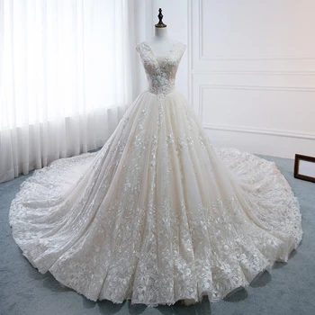 Casamento de luxo Dresse SleevelessV Pescoço 3D Applique Encantador Vestidos Tribunal de Trem feito a mão Beading Robe de mariée feito sob Medida