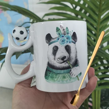 Panda bonito padrão de caneca com colher,Novidade Estilo de Futebol em 3D em Canecas de Café com Leite, Copa Engraçado Caneca de Cerâmica 380ml Capacidade do Copo de Água