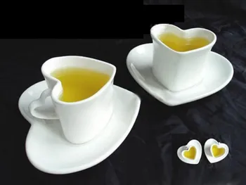 O amor de cerâmica casal xícara de café prato conjunto de coração em forma de chá da tarde, café expresso da copa pires de cártamo xícara de chá de conjunto