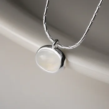 Silvology Real 925 Sterling Prata Oval Branco Natural, de Calcedônia Pingente de Colar para Mulheres com Pedra Colar Simples de Jóias