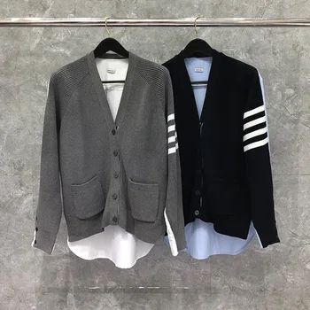 TB Homens Cardigan V Neck Sweater de Lã Listrada Solta Homens Jaqueta de Agasalho coreano de Design de Alta Qualidade